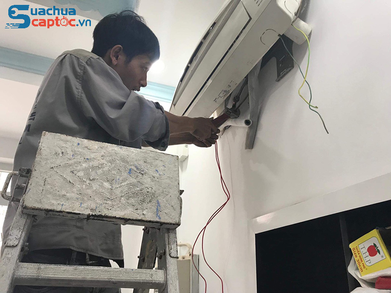 Vệ sinh máy lạnh, sửa máy lạnh tại huyện Lộc Ninh